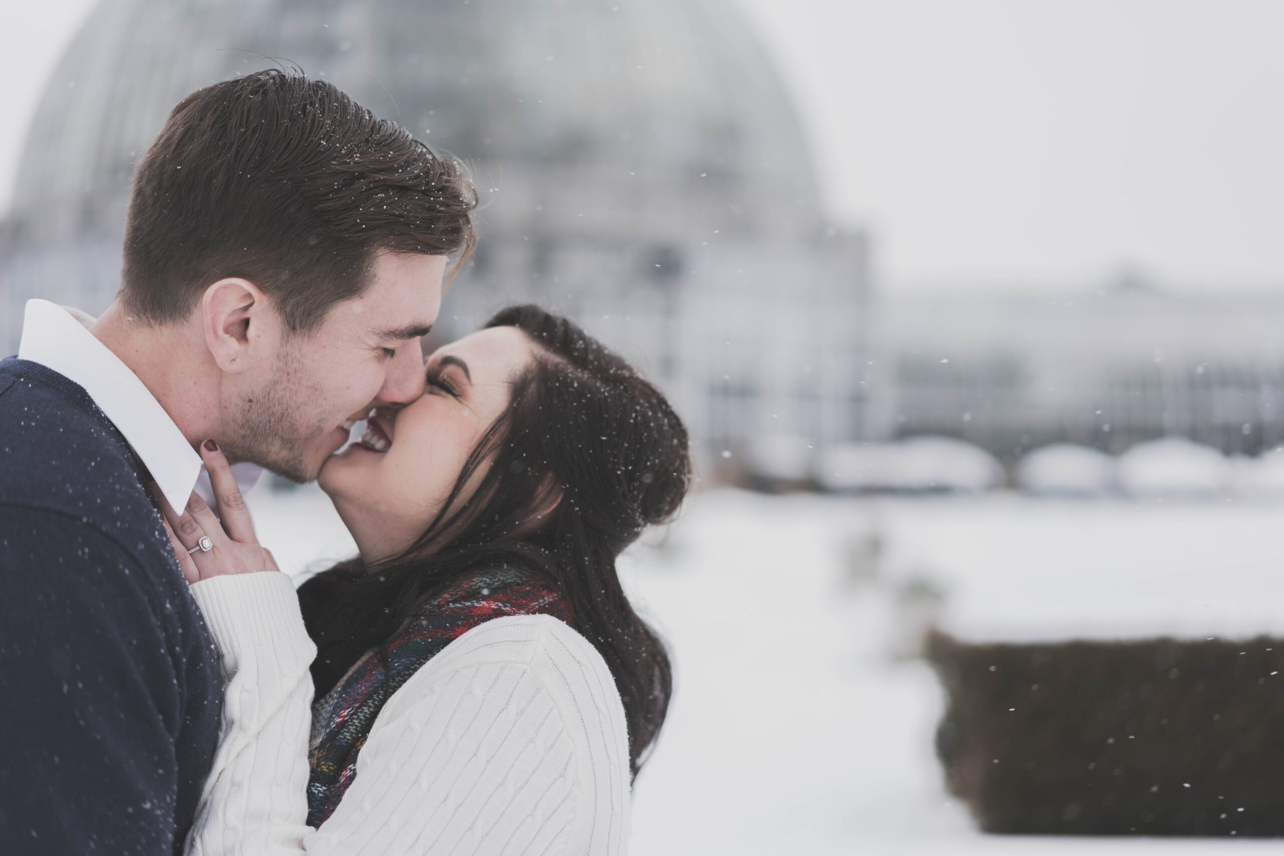 cold weather engagement photo outfits
